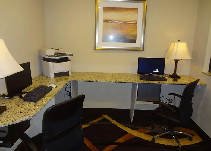 Hotel Western Woodland Hills And 3*