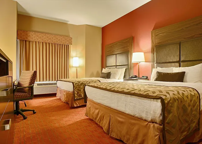 Western Woodland Hills And Hotel Tulsa